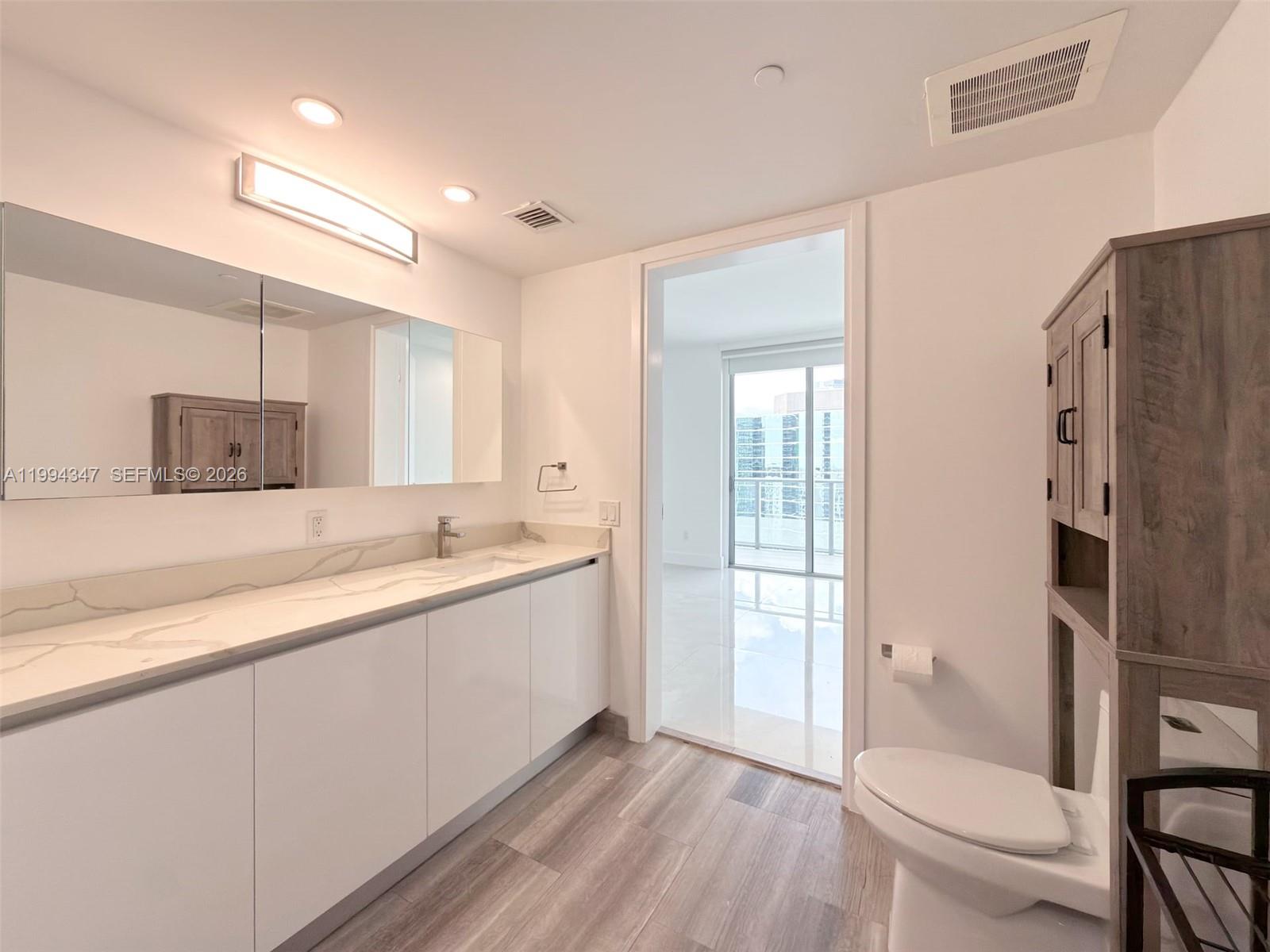 1300 Brickell Bay Dr #3100, Miami FL 33131