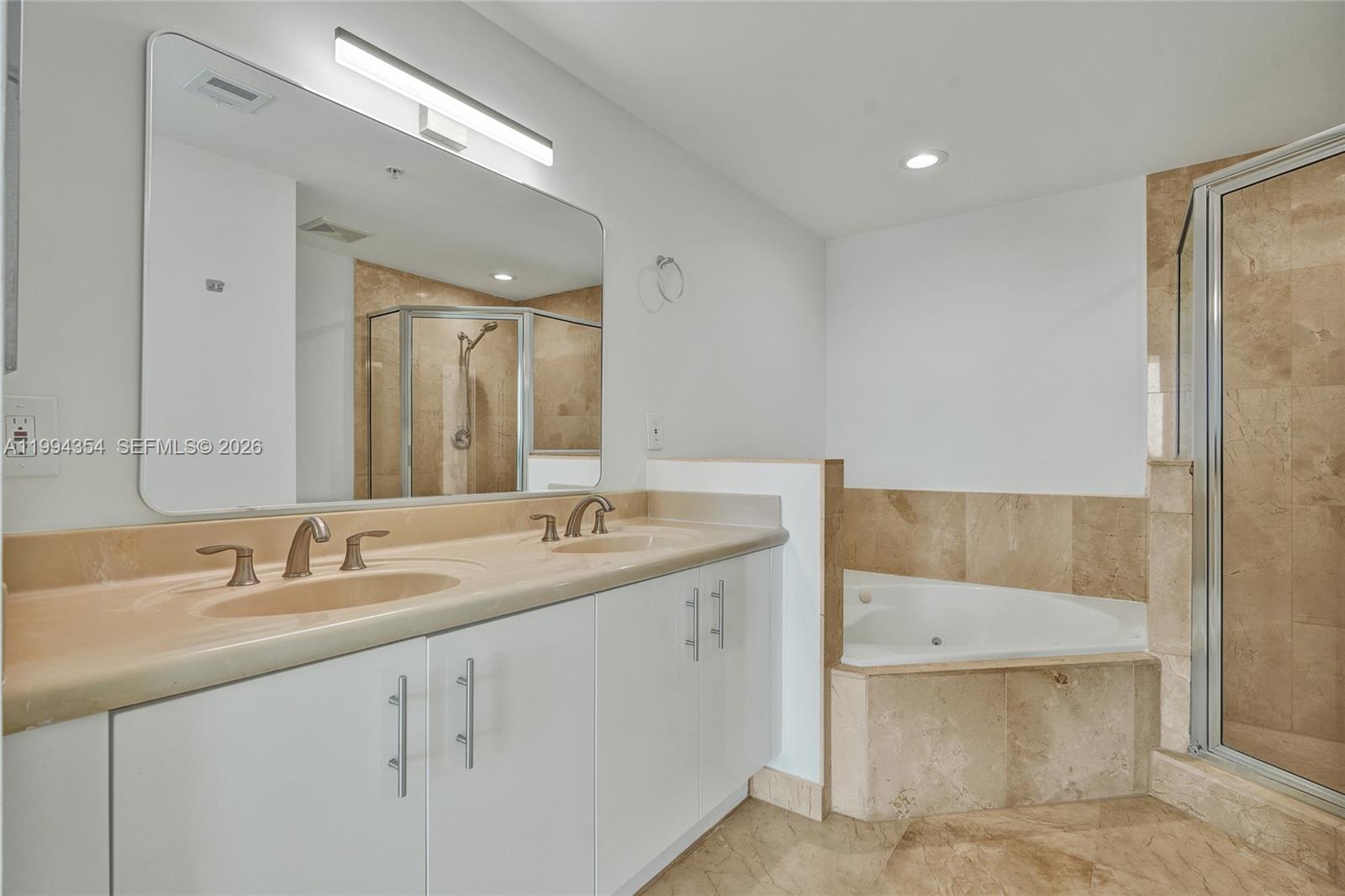 7900 Harbor Island Dr #711, North Bay Village FL 33141