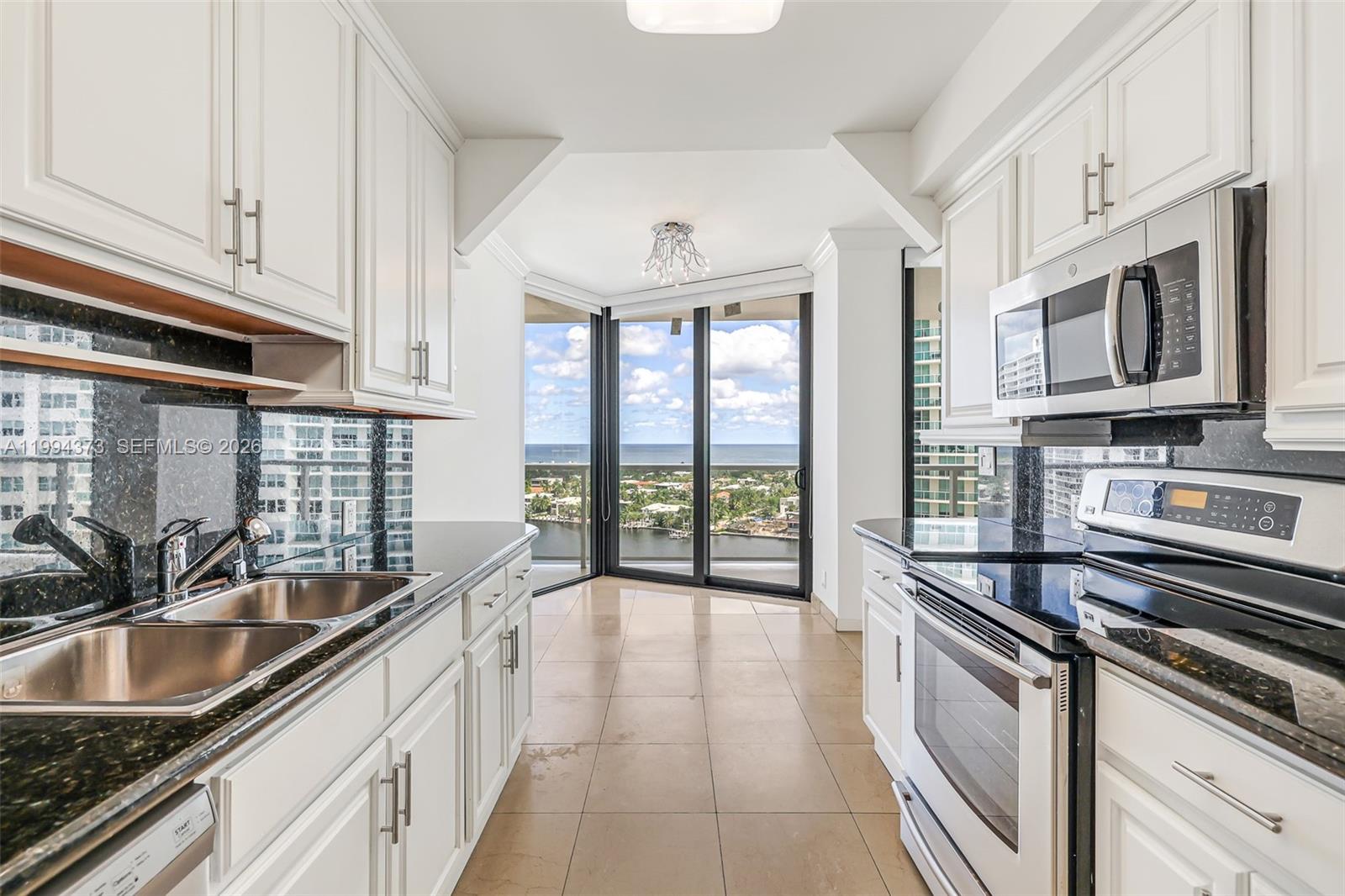 20281 E Country Club Dr #1412, Aventura FL 33180