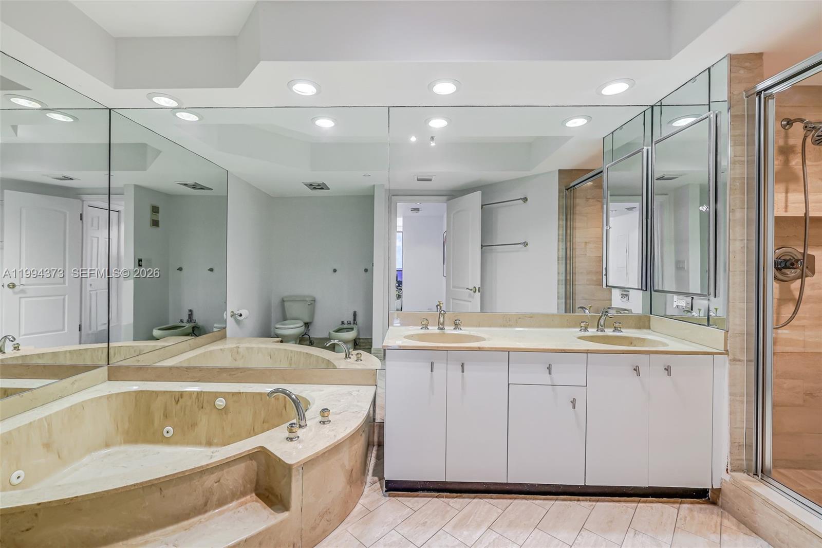 20281 E Country Club Dr #1412, Aventura FL 33180