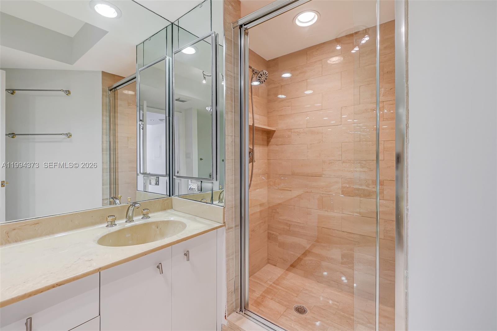 20281 E Country Club Dr #1412, Aventura FL 33180