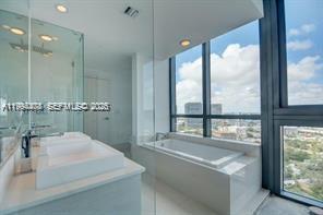 650 NE 32nd St #4108, Miami FL 33137