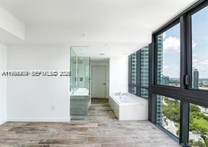 650 NE 32nd St #4108, Miami FL 33137