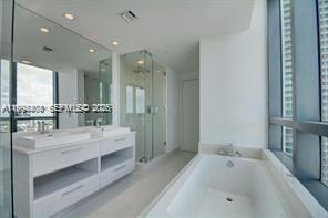 650 NE 32nd St #4108, Miami FL 33137