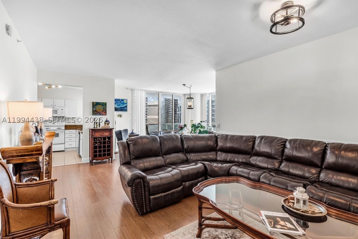 1250 S Miami Ave #3206, Miami FL 33130