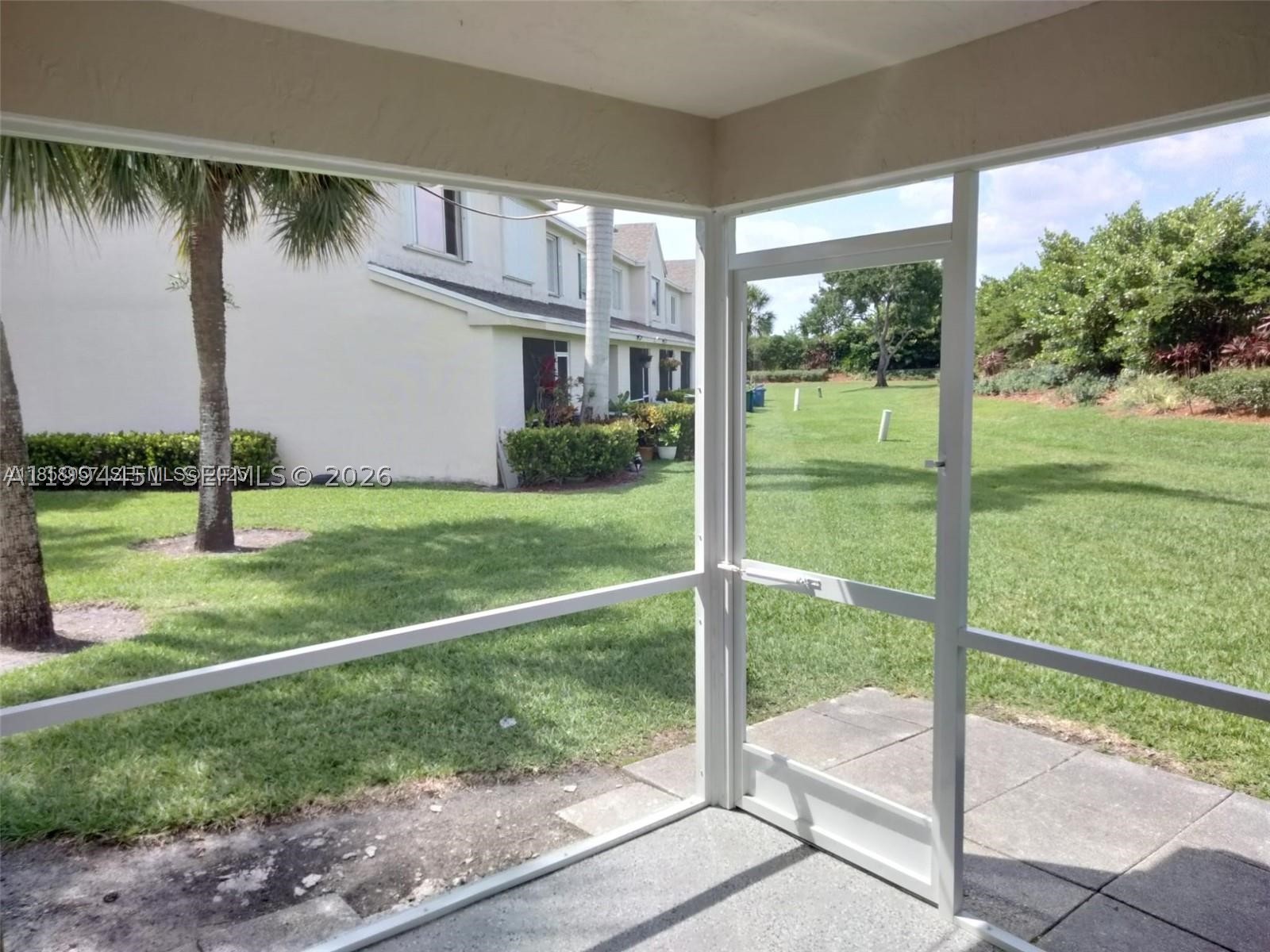 16731 Hemingway Dr, Weston FL 33326
