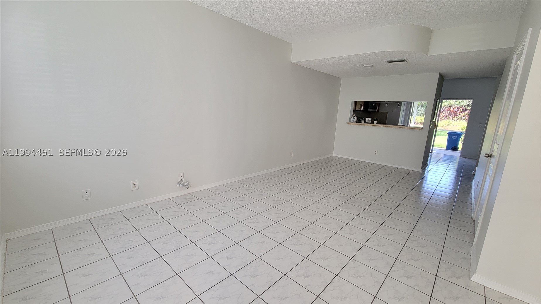 16731 Hemingway Dr, Weston FL 33326
