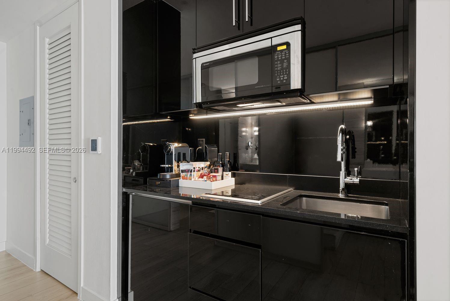 2201 Collins Ave #532, Miami Beach FL 33139