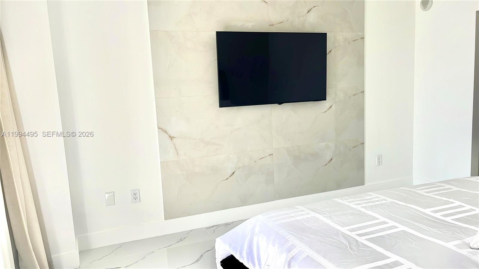 3701 N Country Club Dr #1505, Aventura FL 33180