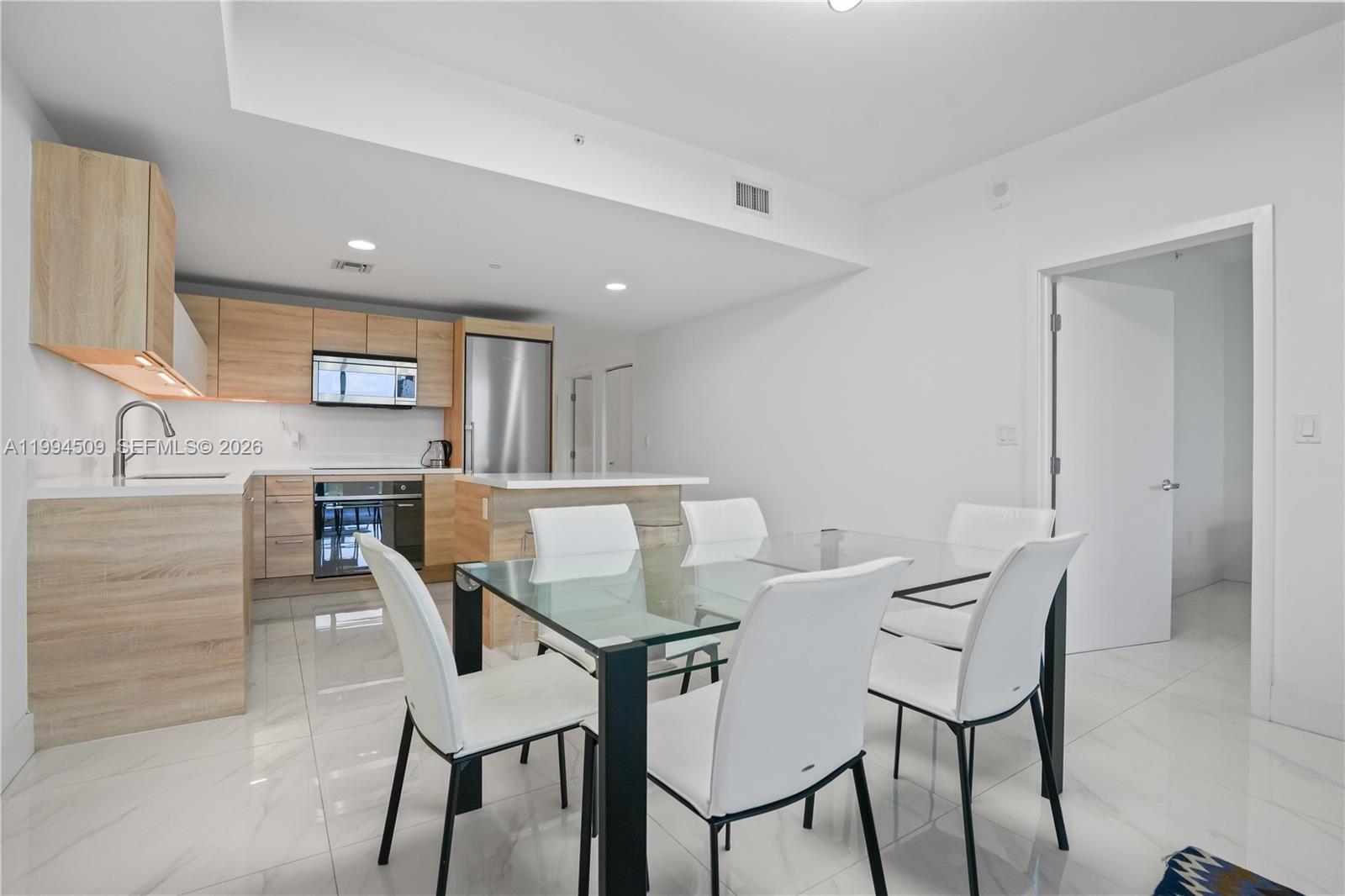 16385 NE Biscayne Blvd #1402, North Miami Beach FL 33160