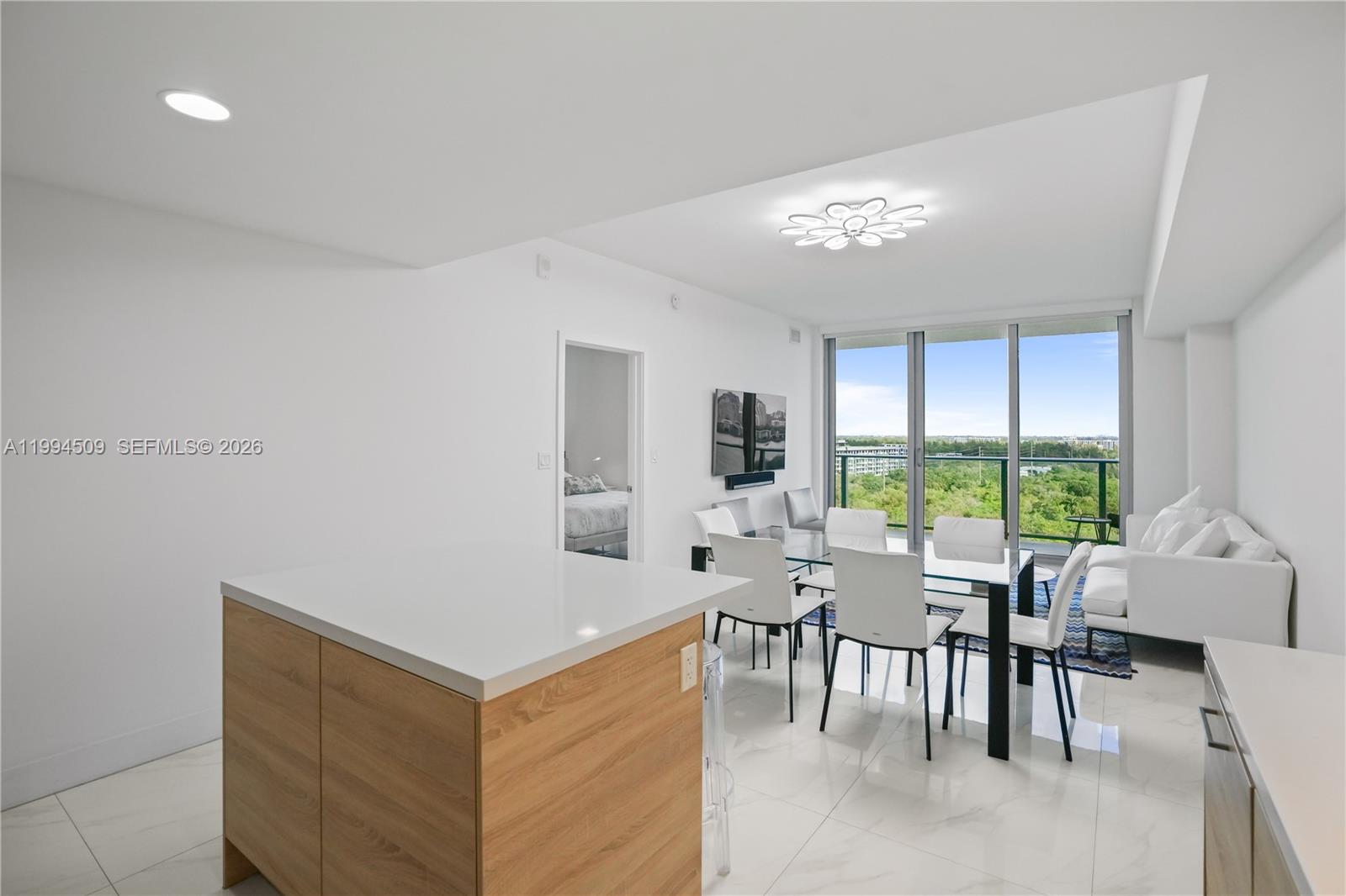 16385 NE Biscayne Blvd #1402, North Miami Beach FL 33160