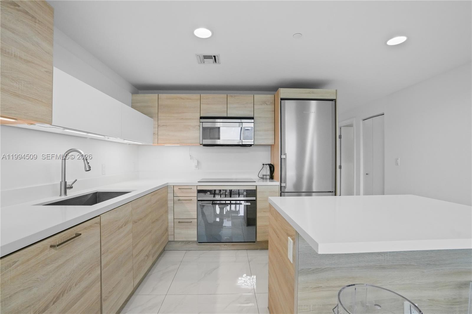 16385 NE Biscayne Blvd #1402, North Miami Beach FL 33160