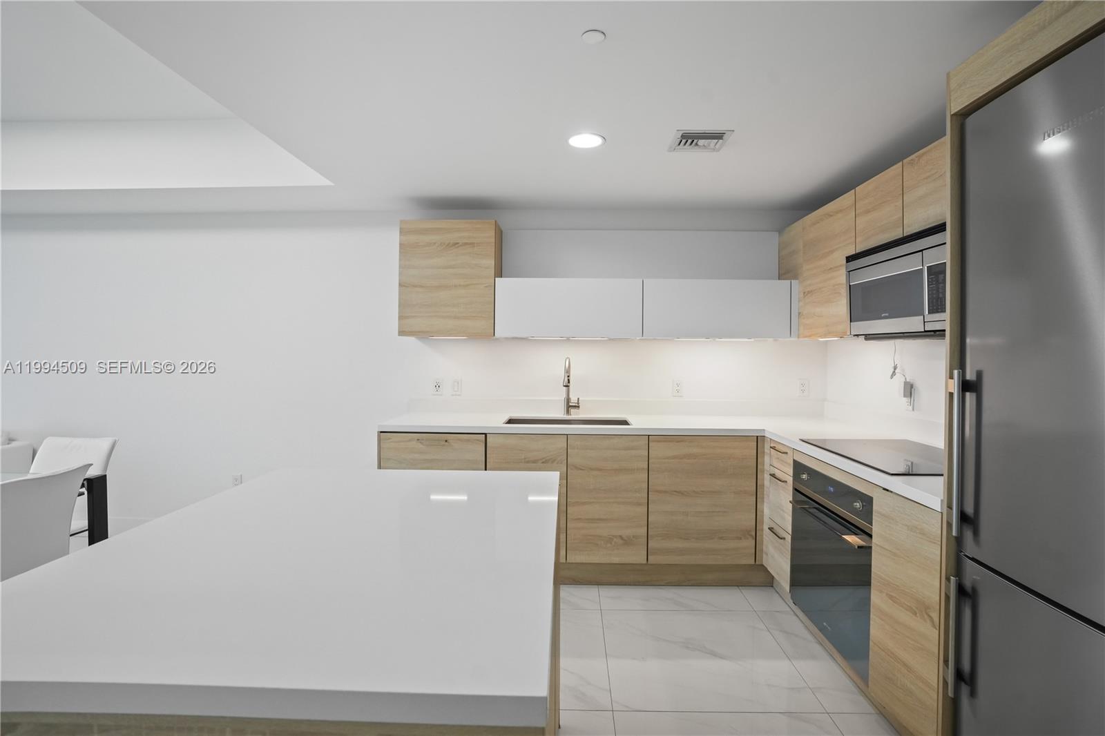 16385 NE Biscayne Blvd #1402, North Miami Beach FL 33160