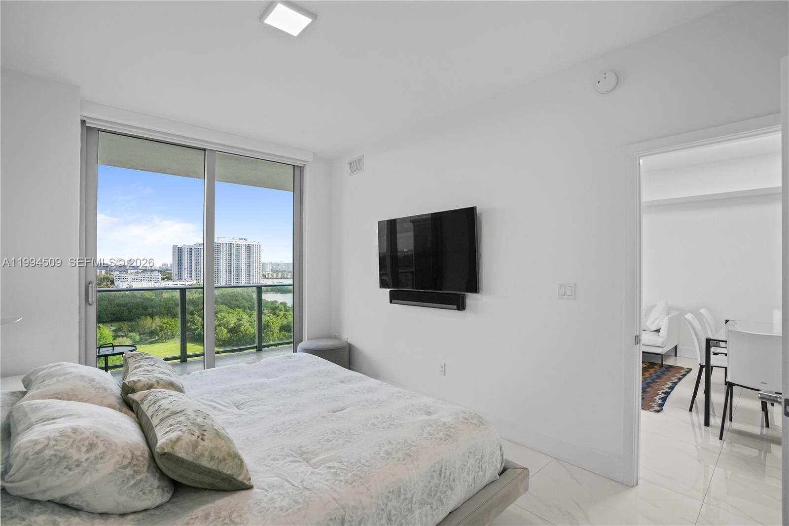 16385 NE Biscayne Blvd #1402, North Miami Beach FL 33160