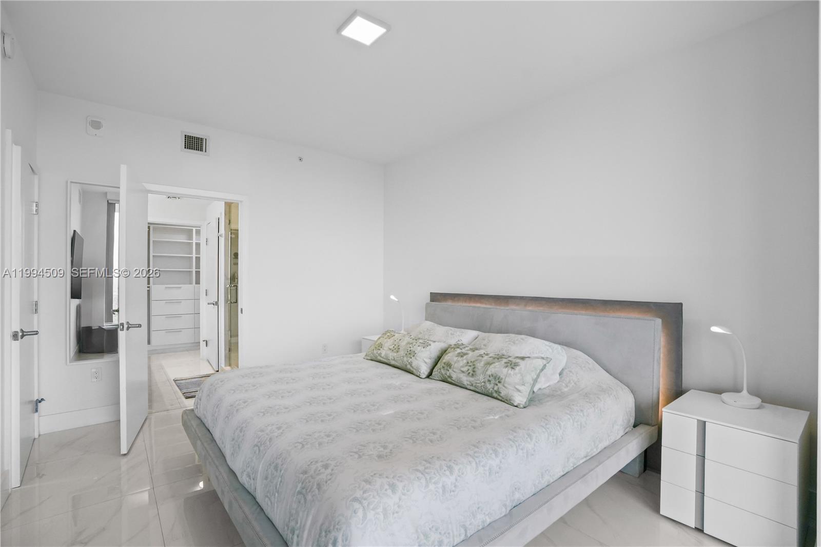 16385 NE Biscayne Blvd #1402, North Miami Beach FL 33160