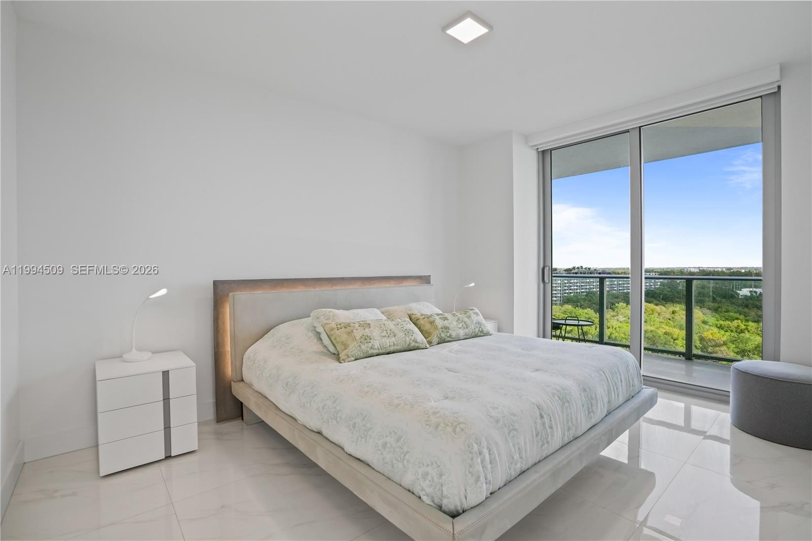 16385 NE Biscayne Blvd #1402, North Miami Beach FL 33160
