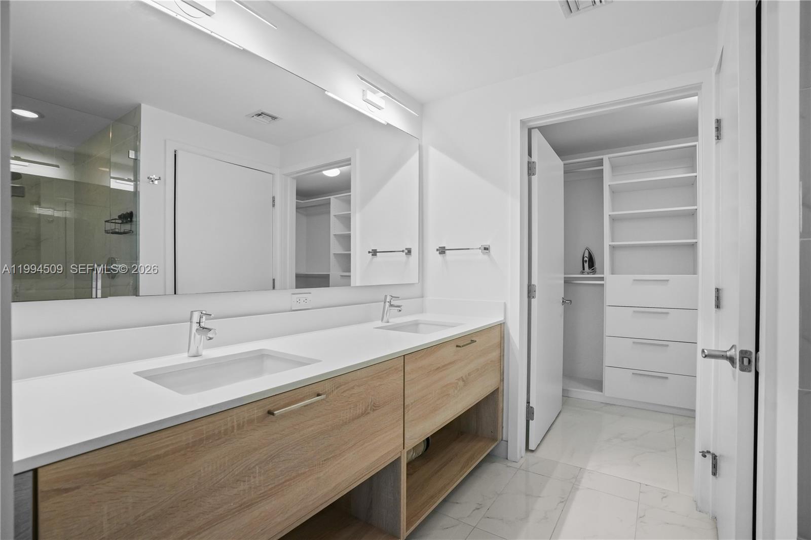 16385 NE Biscayne Blvd #1402, North Miami Beach FL 33160