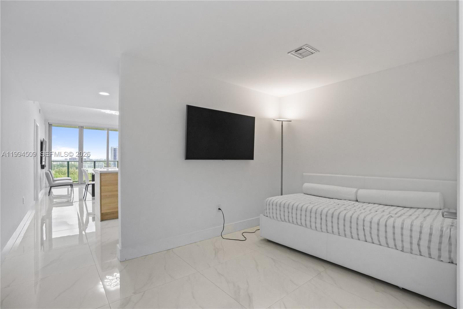16385 NE Biscayne Blvd #1402, North Miami Beach FL 33160