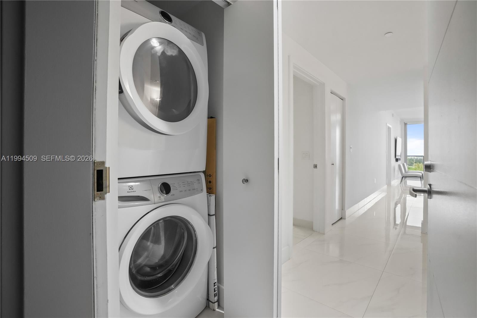 16385 NE Biscayne Blvd #1402, North Miami Beach FL 33160