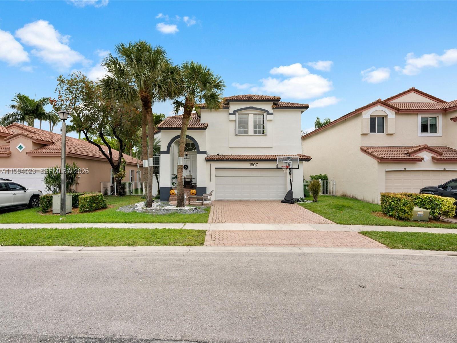1607 SW 157th Ave, Pembroke Pines FL 33027