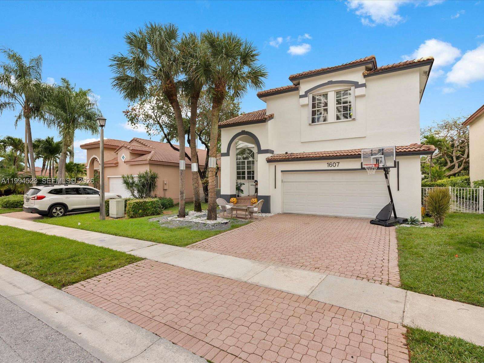1607 SW 157th Ave, Pembroke Pines FL 33027