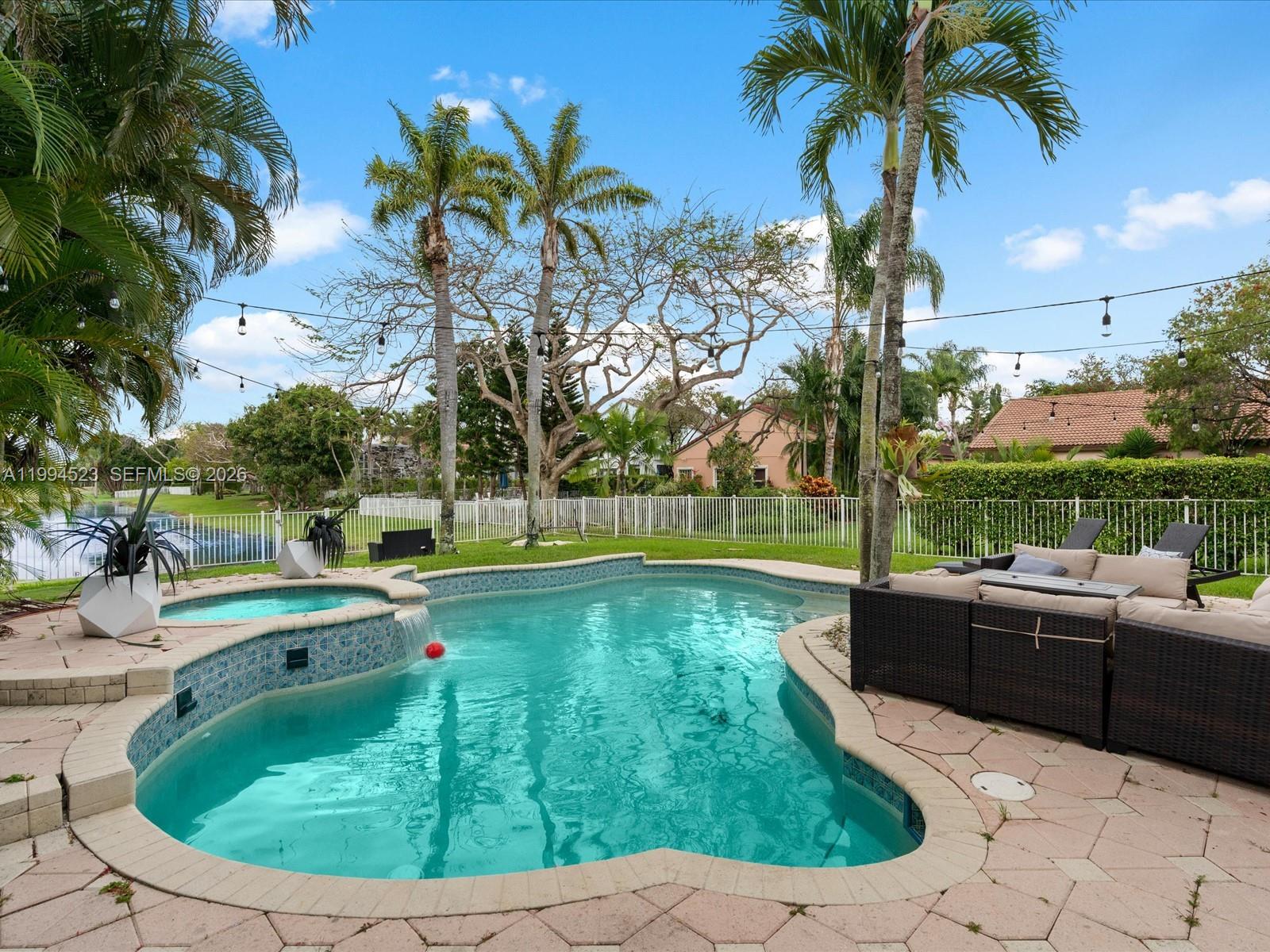 1607 SW 157th Ave, Pembroke Pines FL 33027