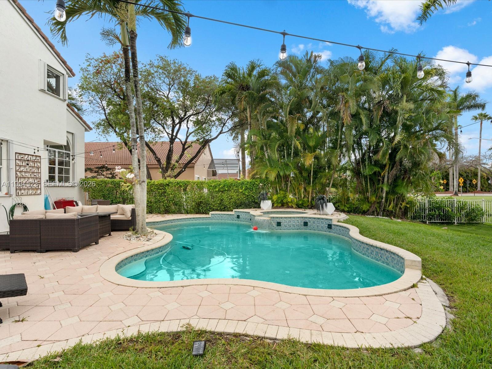 1607 SW 157th Ave, Pembroke Pines FL 33027