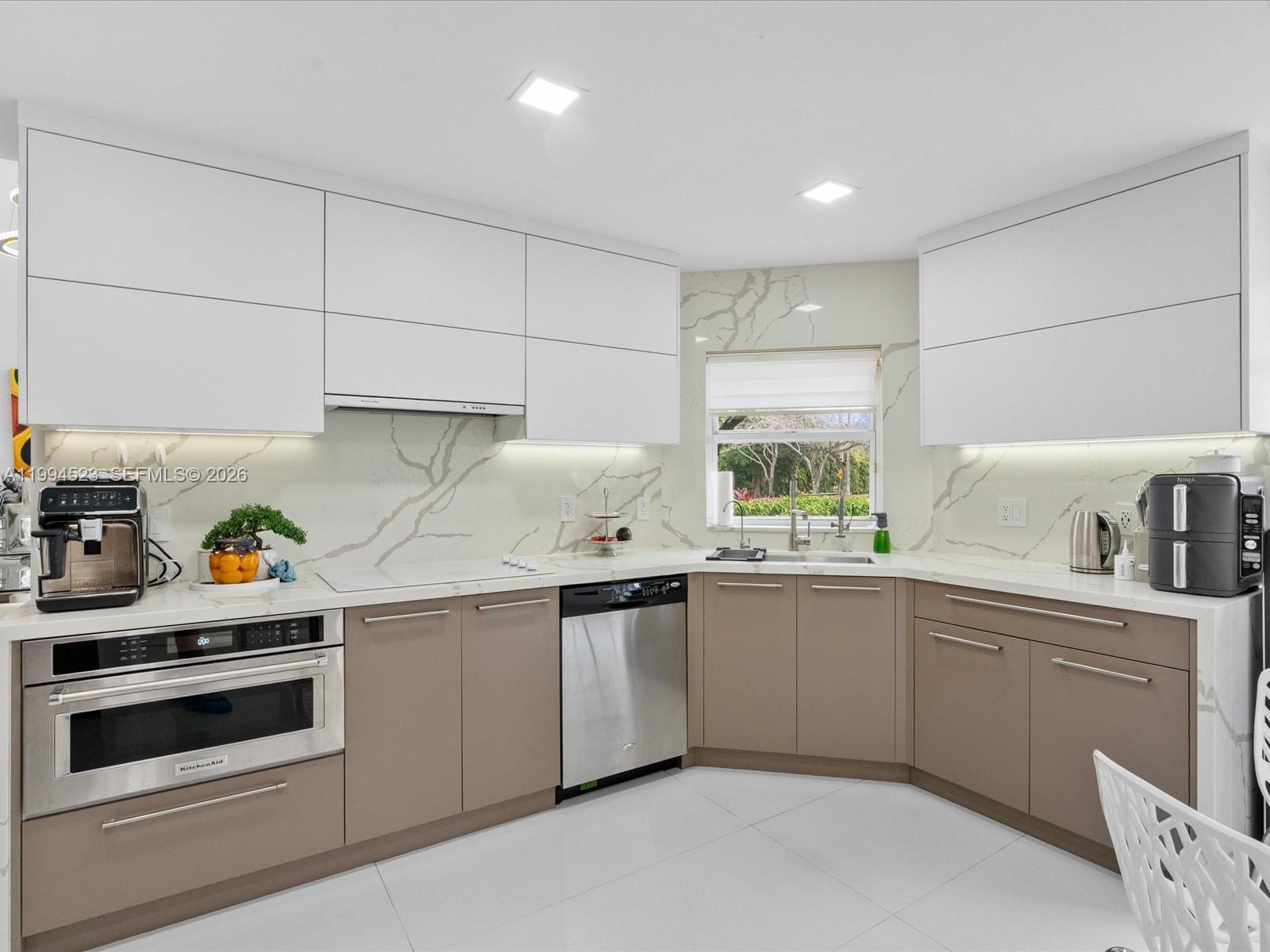 1607 SW 157th Ave, Pembroke Pines FL 33027