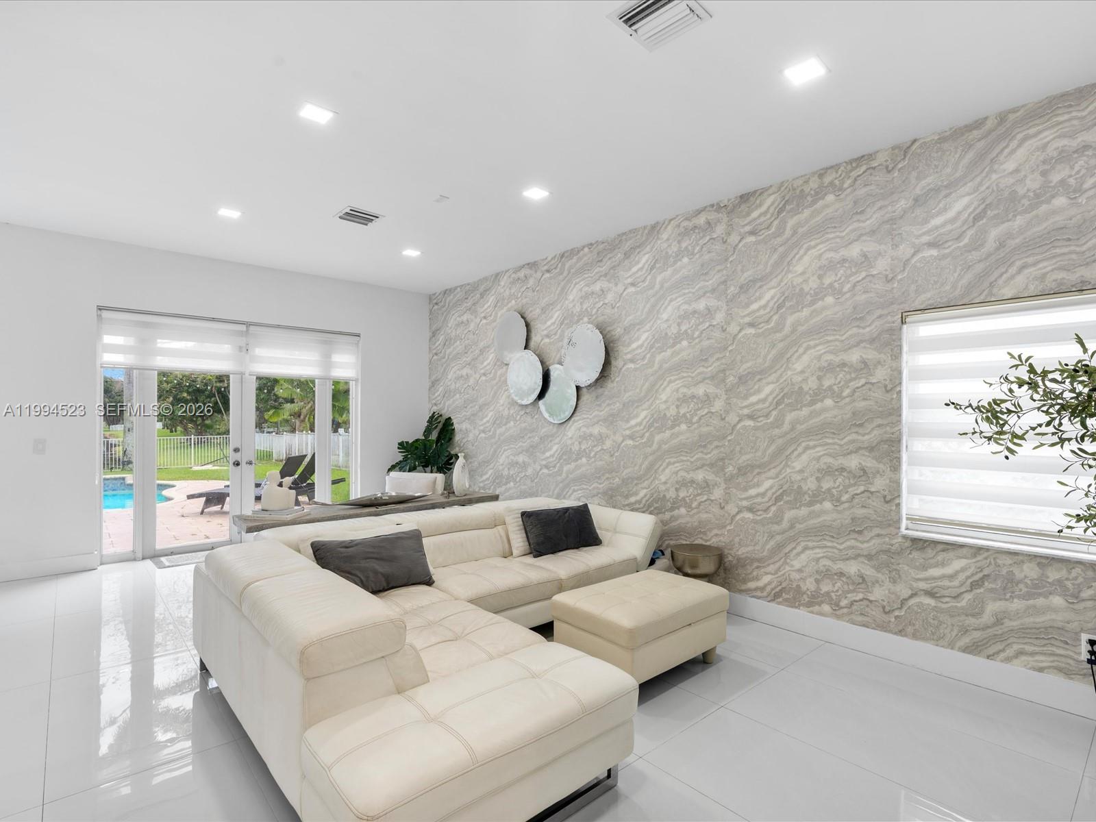 1607 SW 157th Ave, Pembroke Pines FL 33027