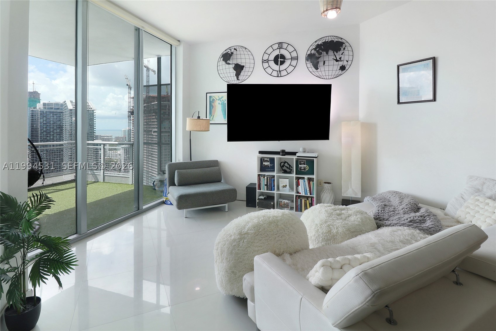 350 S Miami Ave #4110, Miami FL 33130