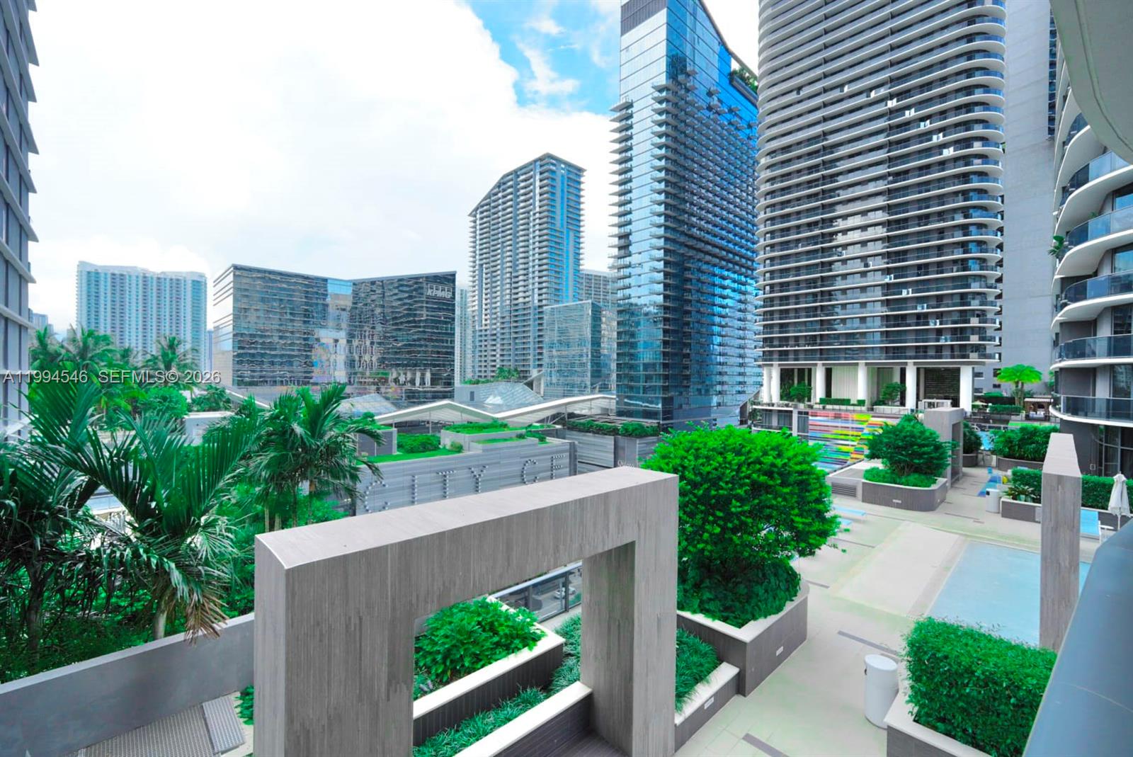 55 SW 9th St #1001, Miami FL 33130