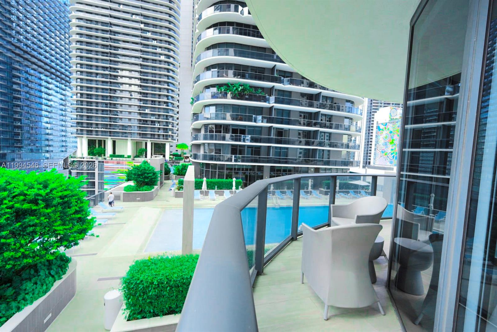 55 SW 9th St #1001, Miami FL 33130