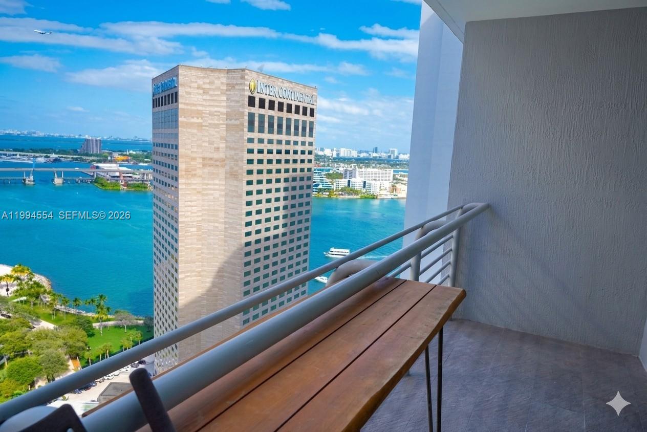 325 S Biscayne Blvd #3314, Miami FL 33131