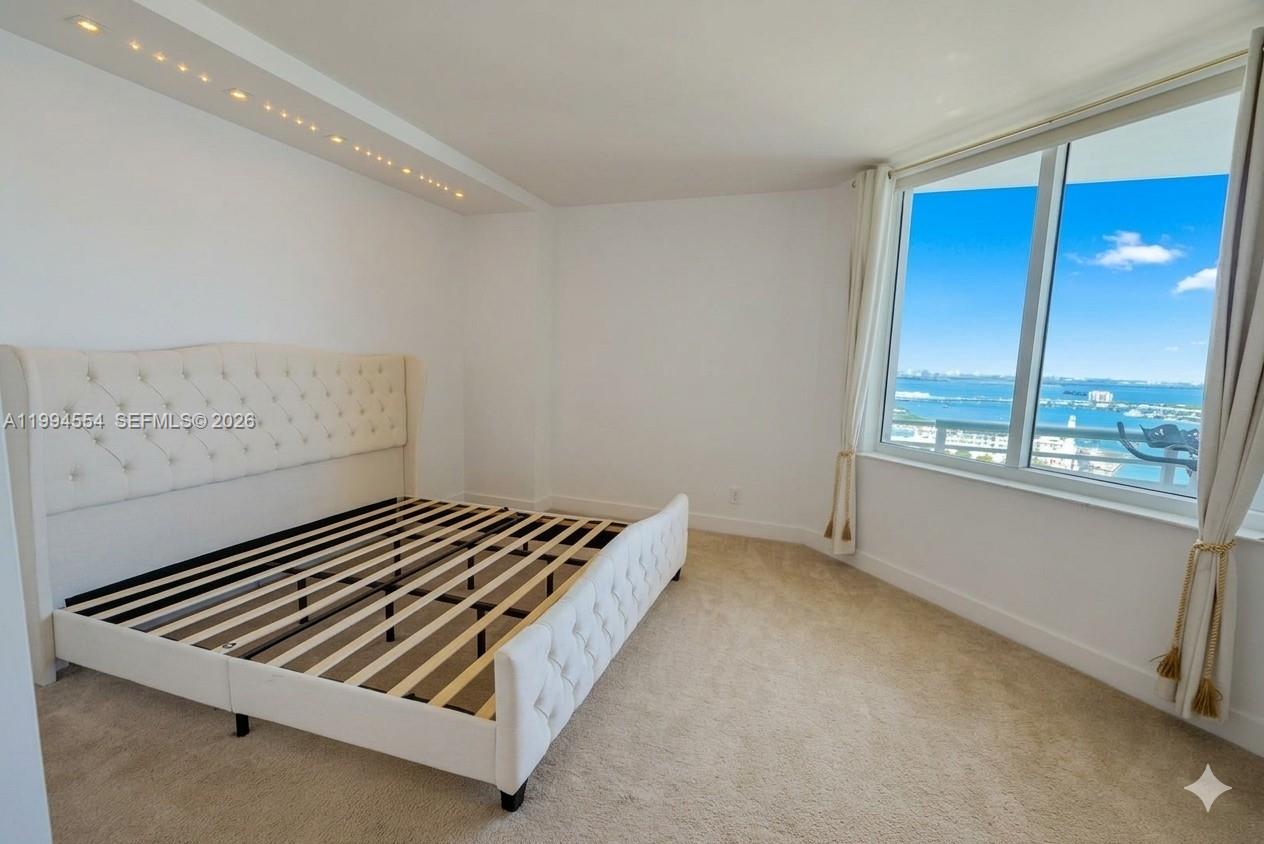 325 S Biscayne Blvd #3314, Miami FL 33131