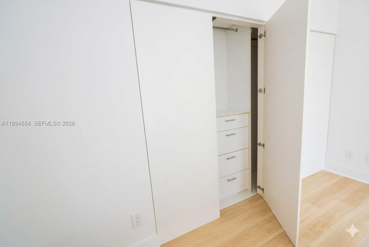 325 S Biscayne Blvd #3314, Miami FL 33131