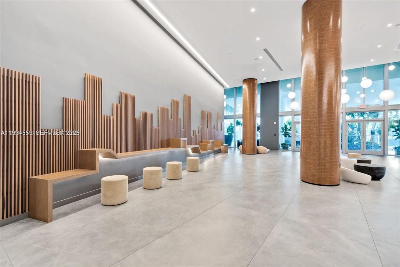 350 S Miami Ave #2714, Miami FL 33130