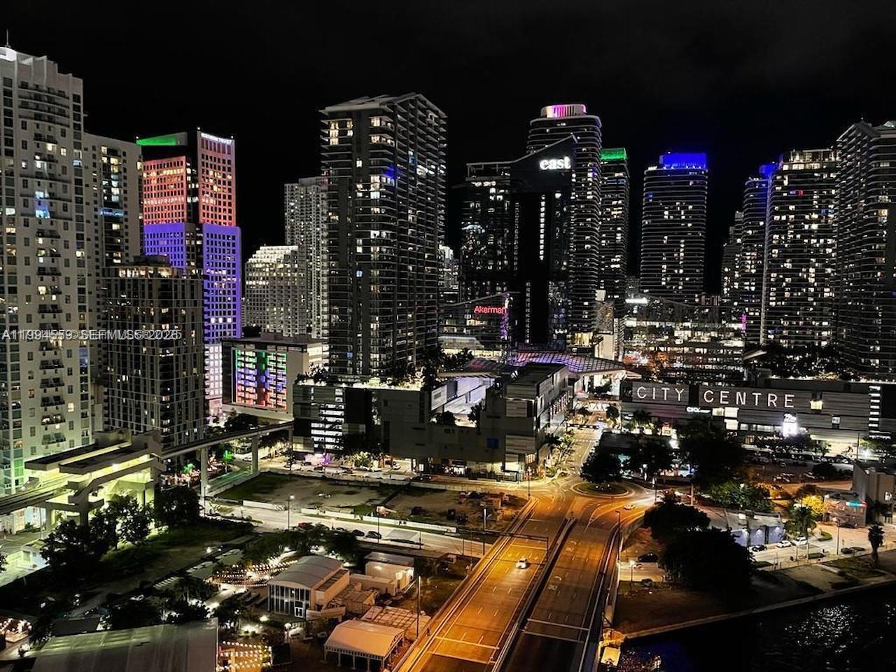 350 S Miami Ave #2714, Miami FL 33130