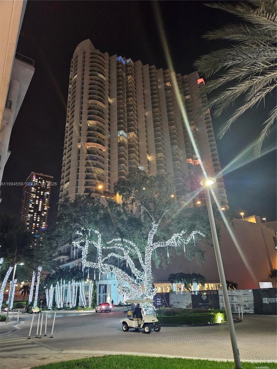 350 S Miami Ave #2714, Miami FL 33130