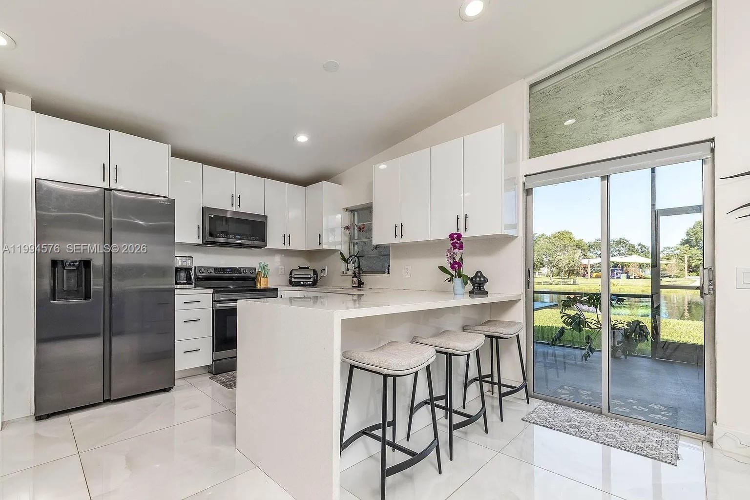 518 Woodgate Cir #E, Sunrise FL 33326
