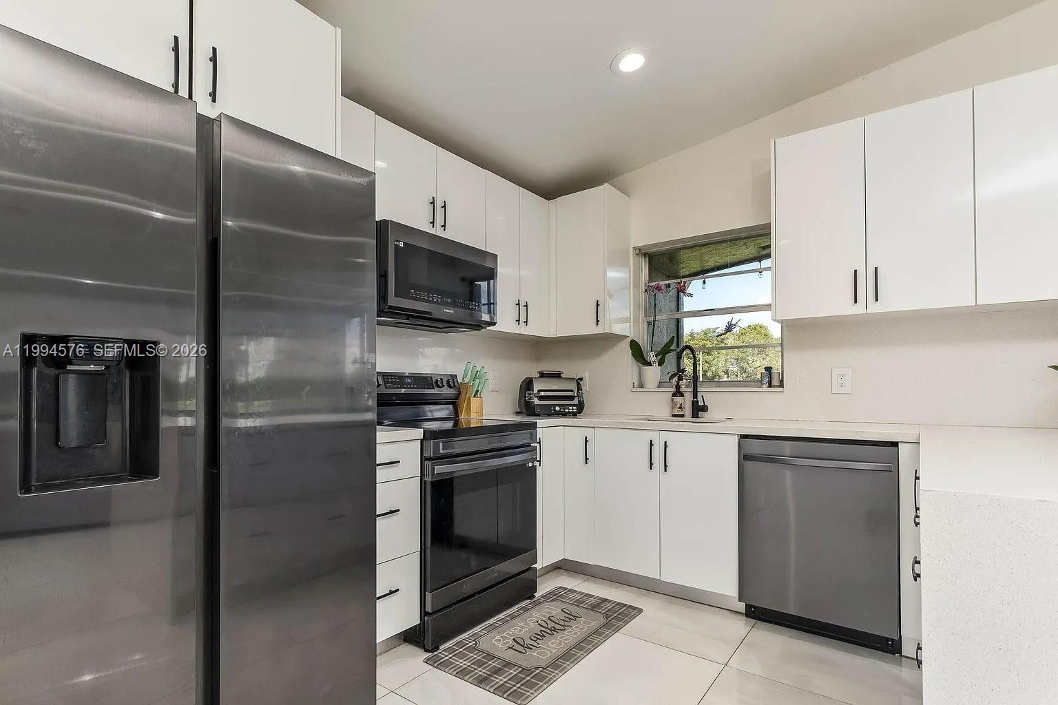 518 Woodgate Cir #E, Sunrise FL 33326
