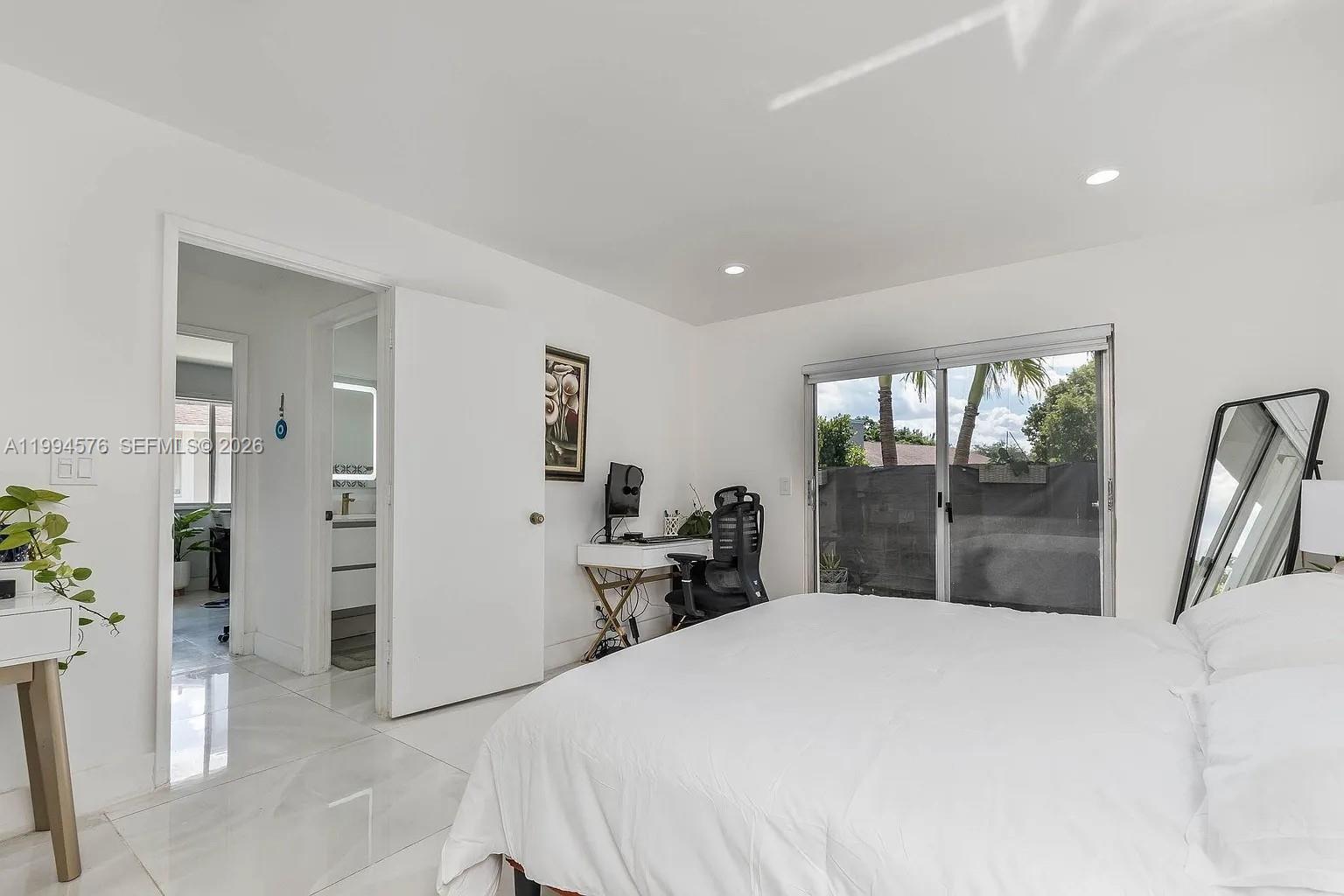518 Woodgate Cir #E, Sunrise FL 33326