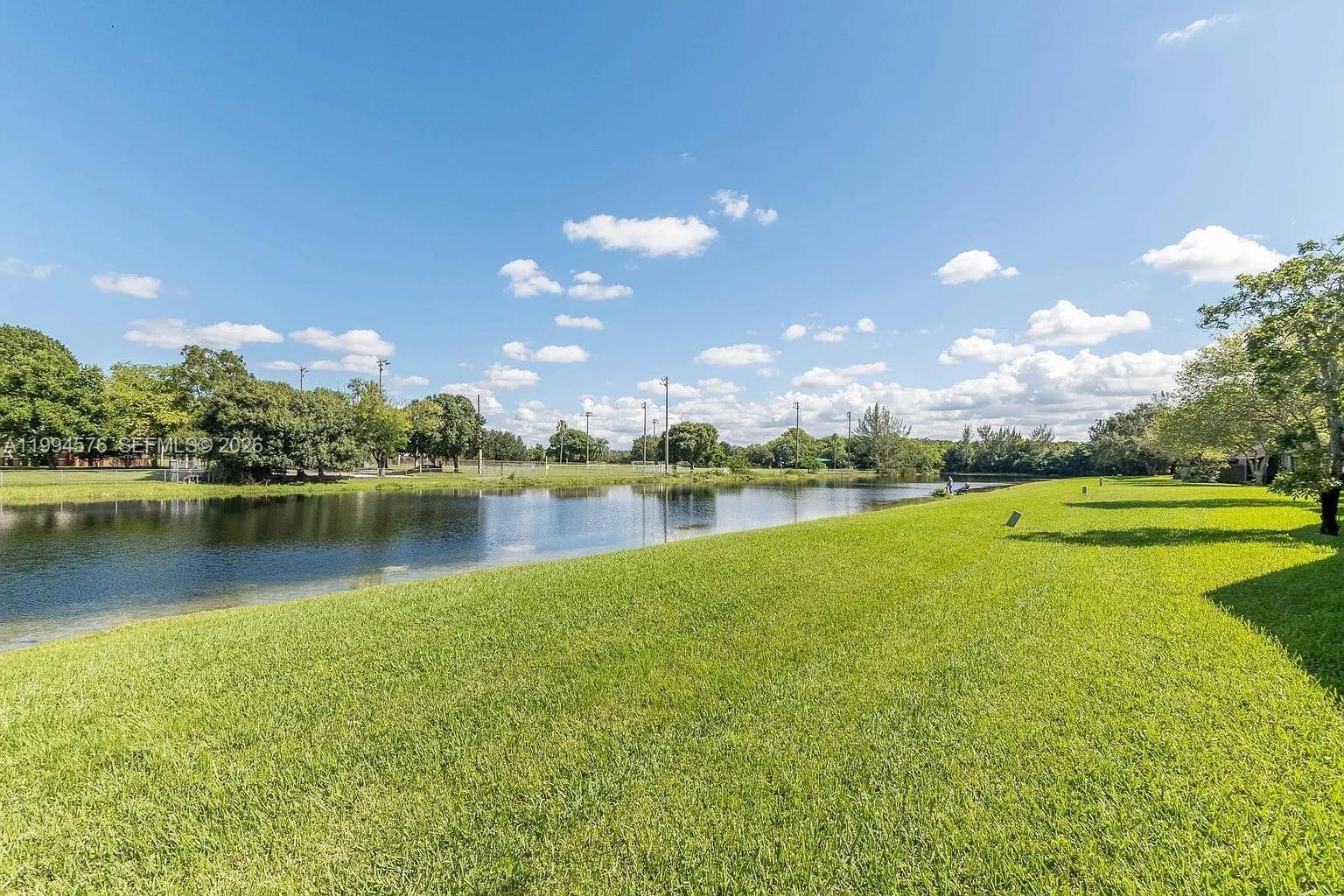 518 Woodgate Cir #E, Sunrise FL 33326