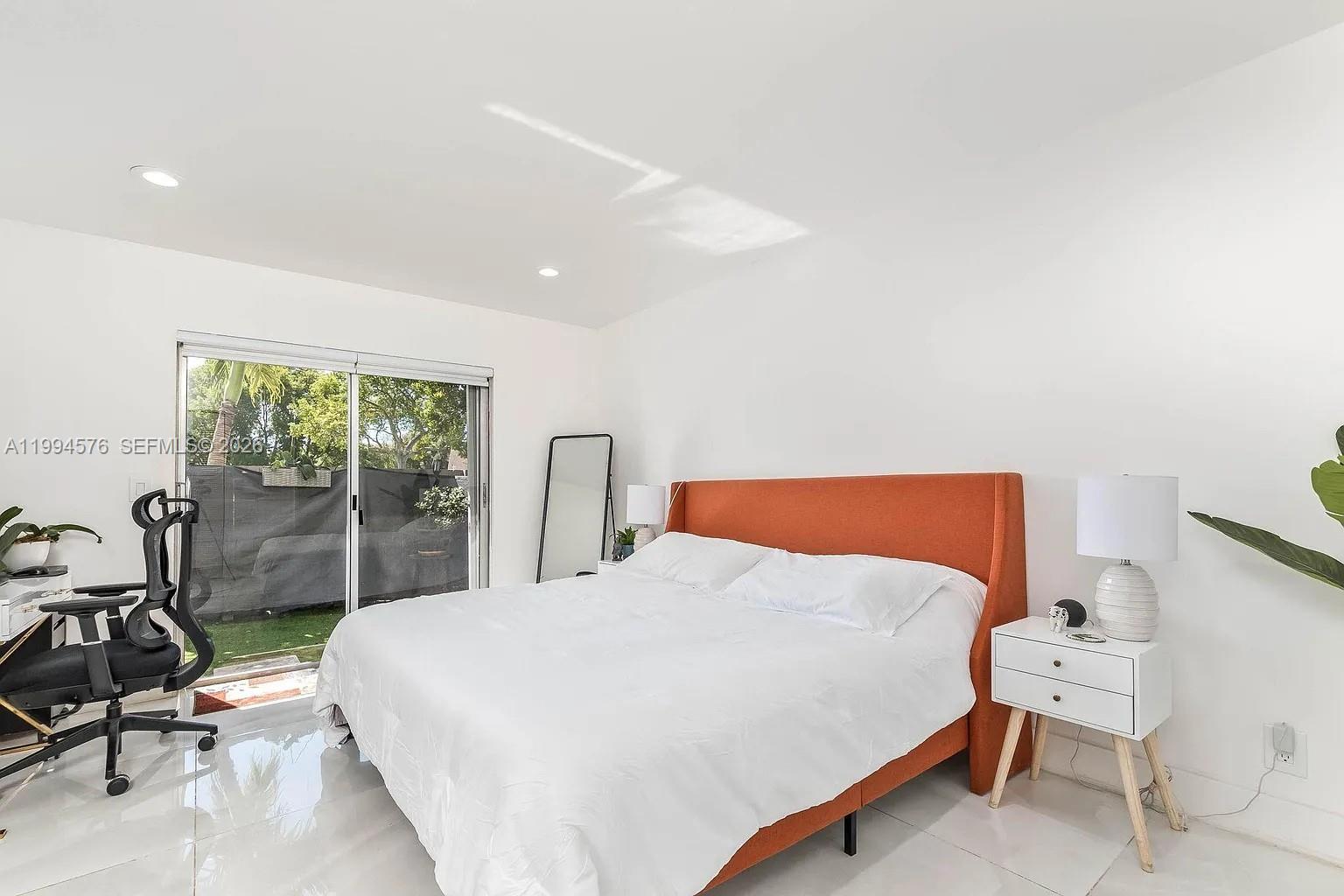 518 Woodgate Cir #E, Sunrise FL 33326