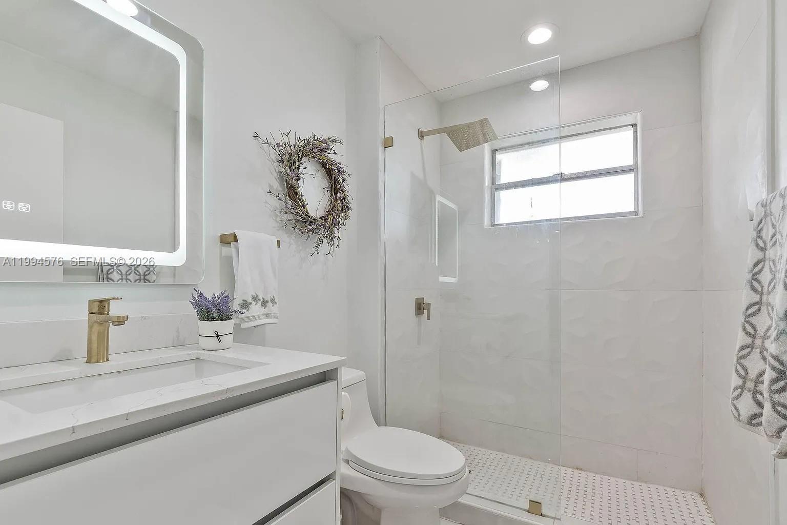 518 Woodgate Cir #E, Sunrise FL 33326