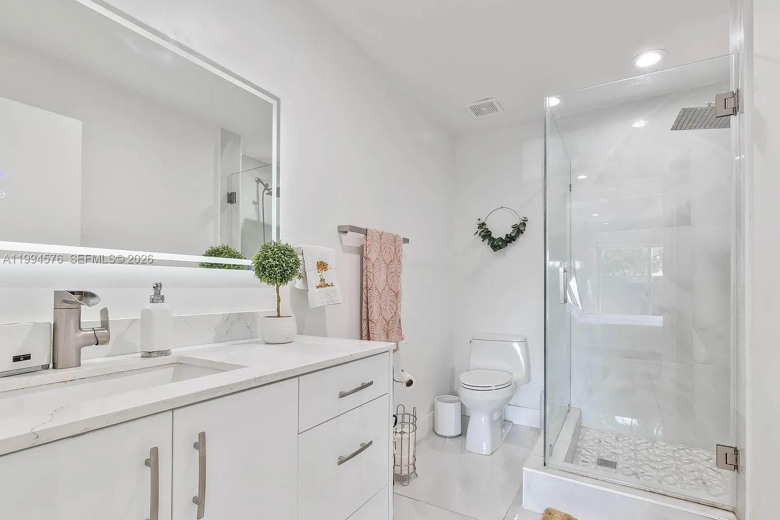 518 Woodgate Cir #E, Sunrise FL 33326