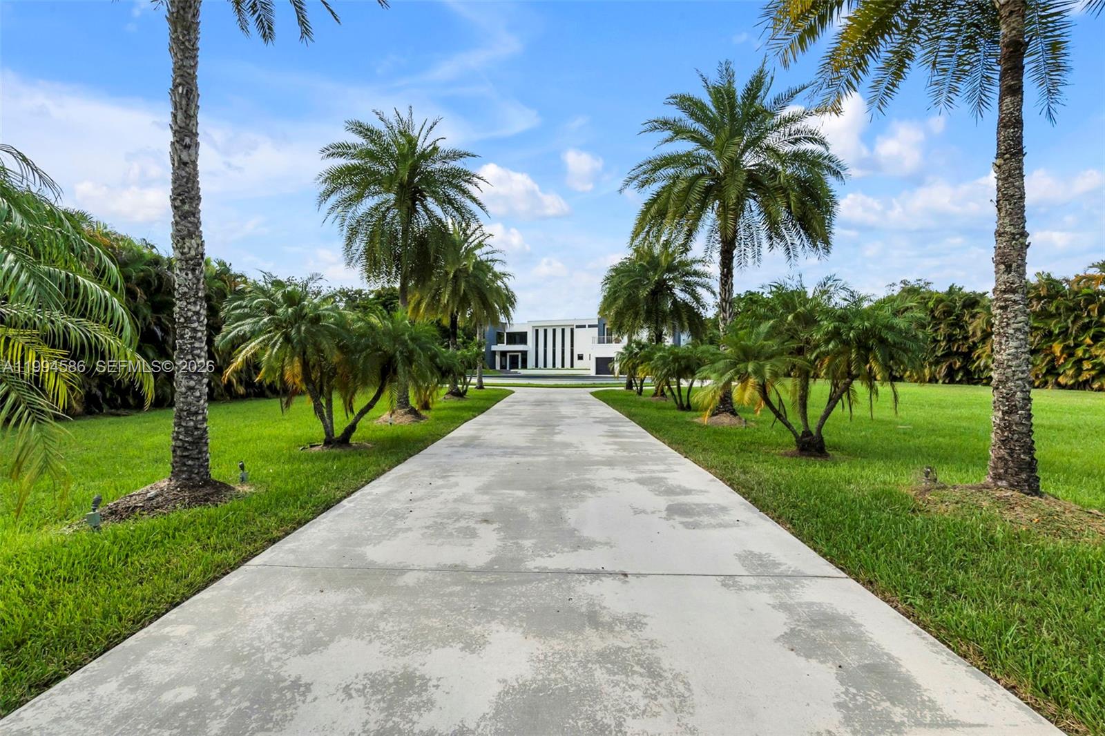 13441 Mustang Trl, Southwest Ranches FL 33330