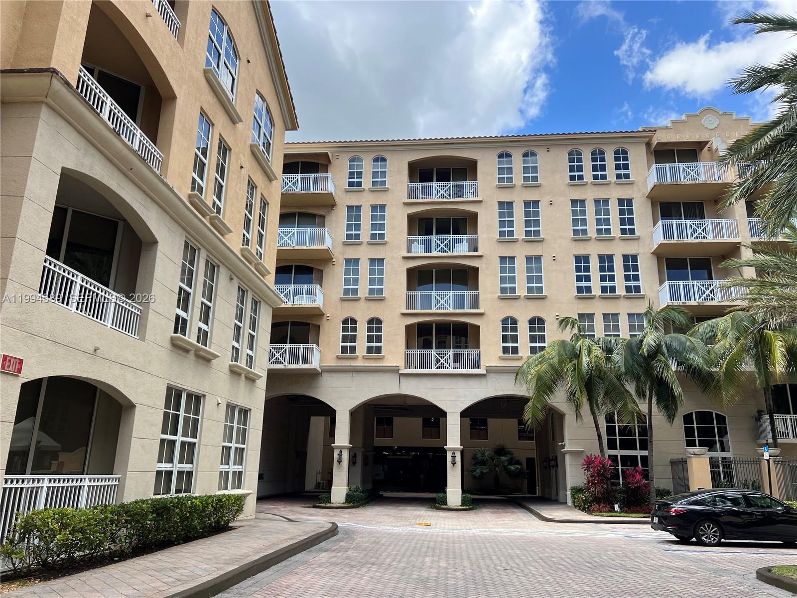 3001 NE 185th St #122, Aventura FL 33180