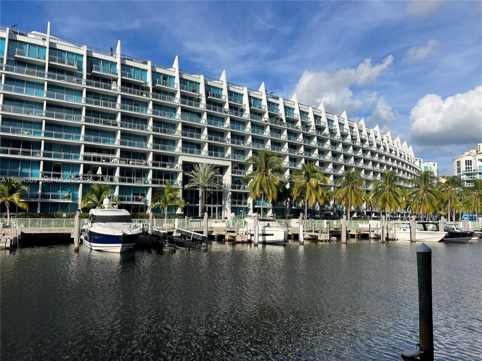 3001 NE 185th St #122, Aventura FL 33180