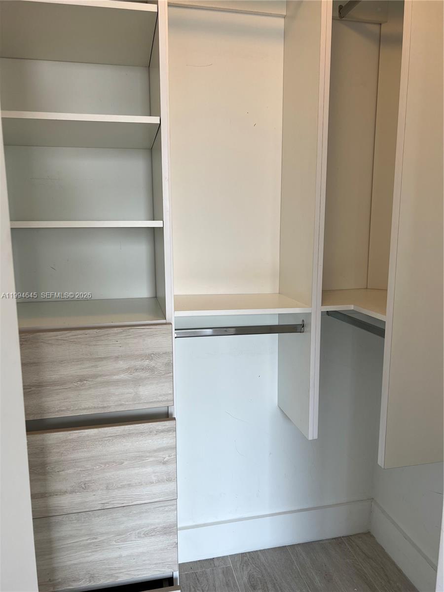 121 NE 34th St #1207, Miami FL 33137
