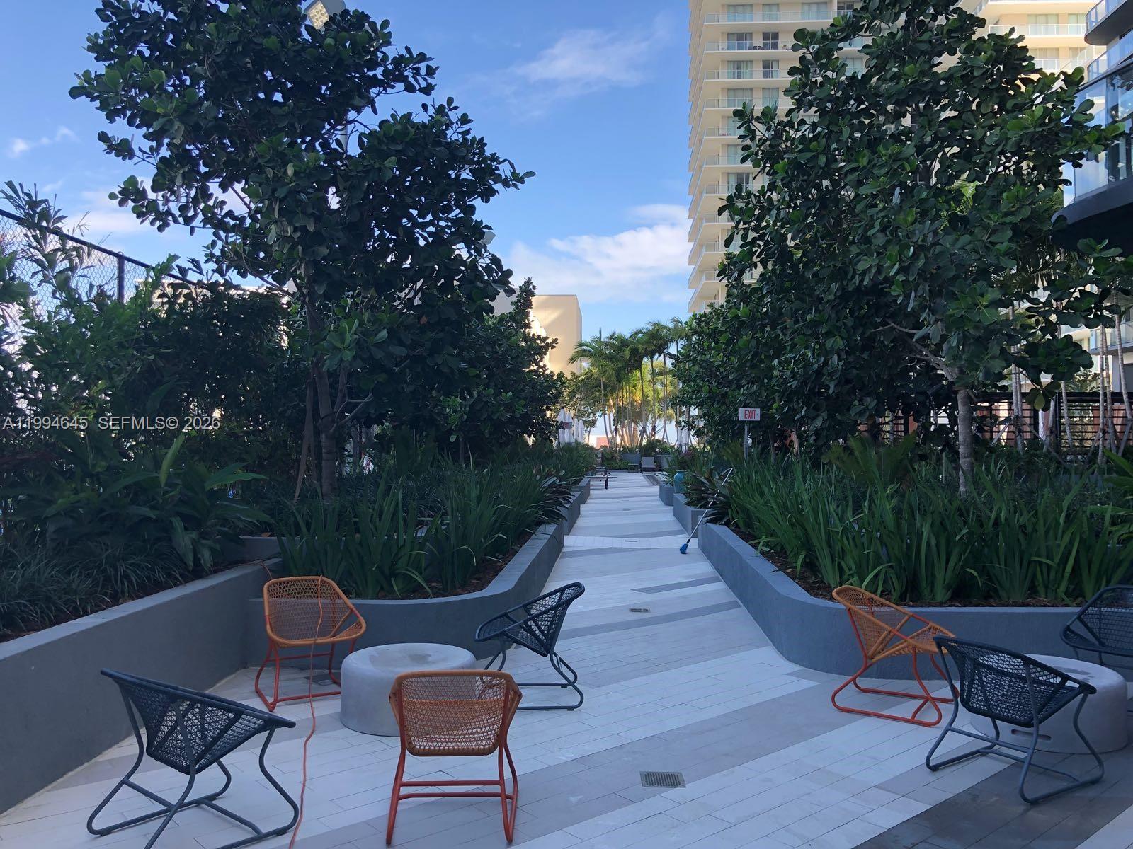 121 NE 34th St #1207, Miami FL 33137